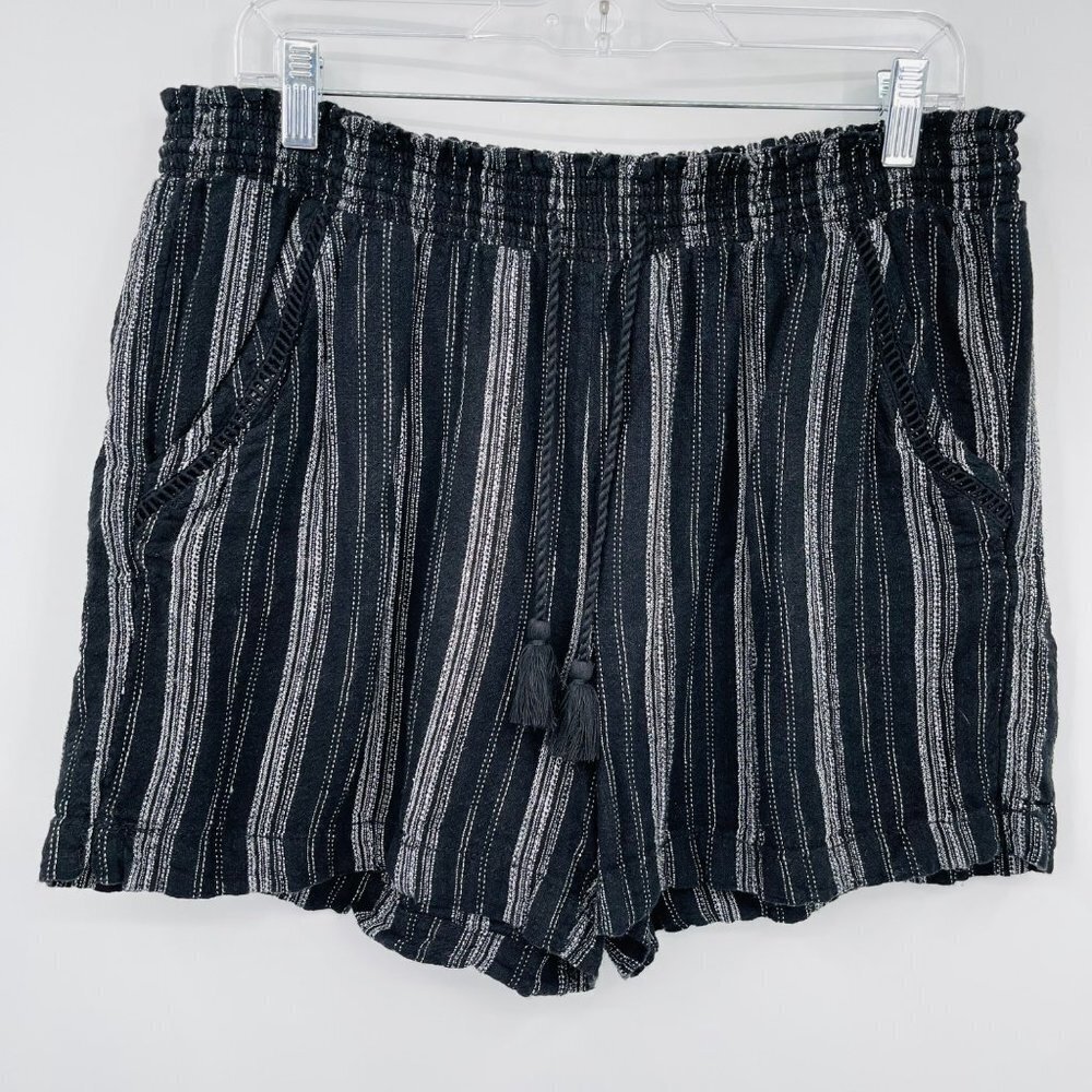 Briggs Women's Linen Blend High Rise Pull On Shorts Size XL Black Gray Stripped